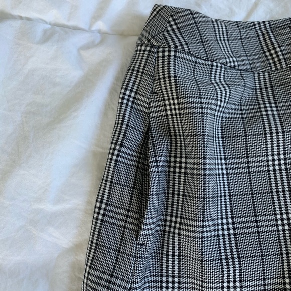 Black and White Plaid Skirt - Picture 5 of 5